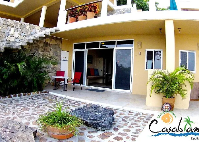 Casablanca Guest House - Adults Only - Starlink Internet!